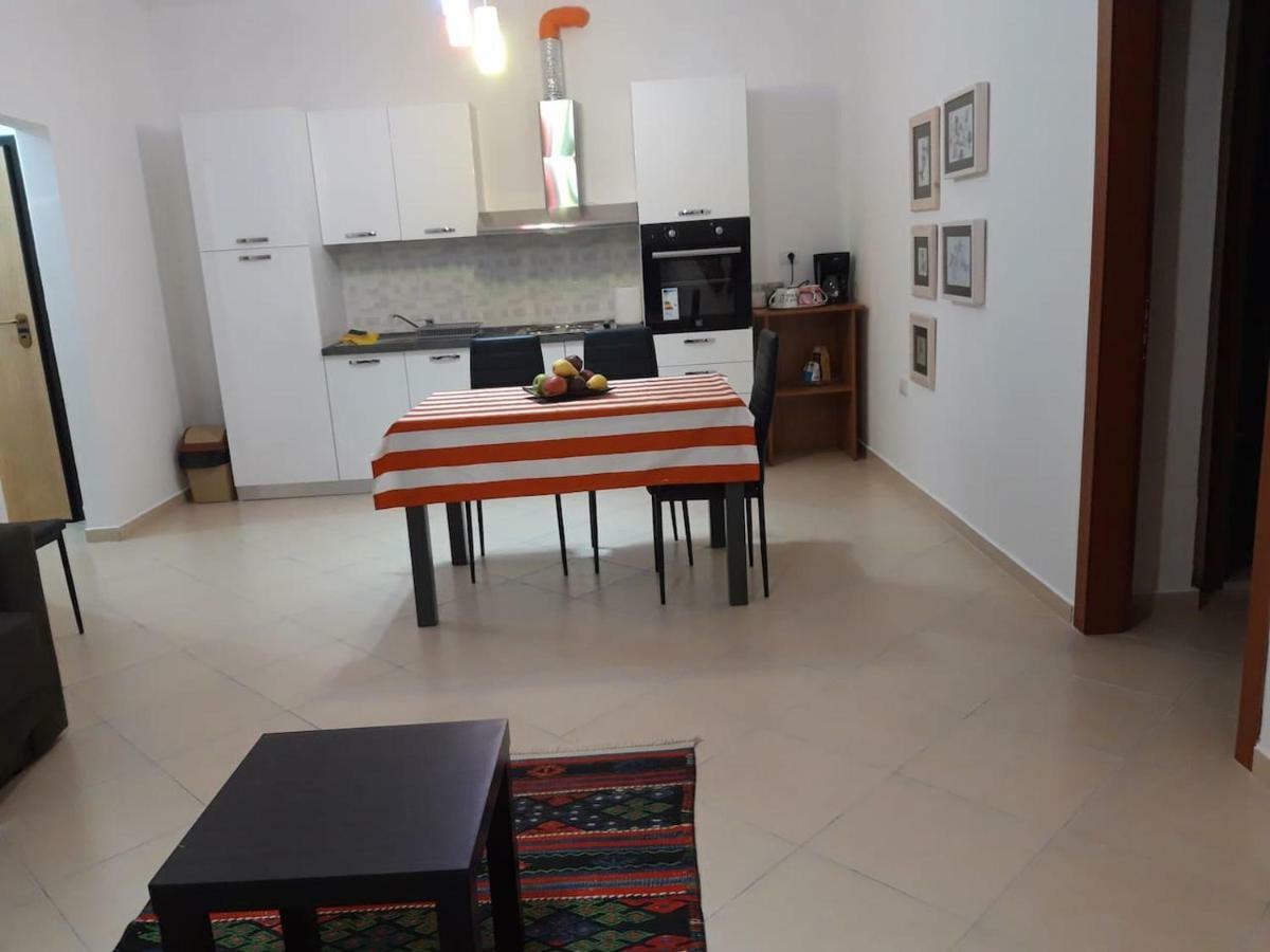 Vlorë Artist S Apartment מראה חיצוני תמונה